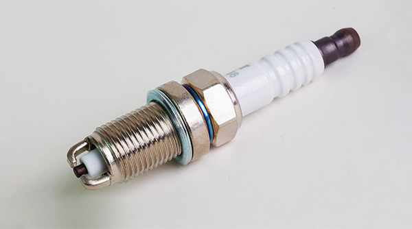 What should be noted in the selection of car spark plugs? Will it affect vehicle fuel consumption?